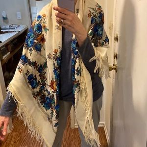 100% wool shawl. -unique, Russian, X large. beautiful, floral design. NWT